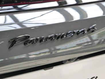Porsche Panamera 4 E-Hybrid — photo 26