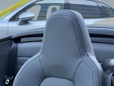 Porsche 911 Cabriolet Turbo S — photo 36