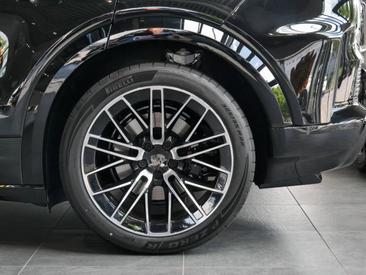 Porsche Cayenne III Turbo Electric — photo 10