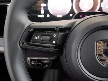 Porsche Cayenne III Turbo Electric — photo 17