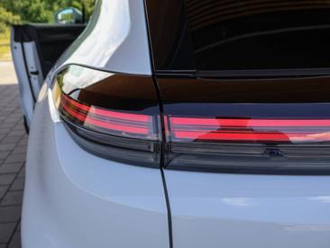 Porsche Cayenne III Turbo Electric — photo 8