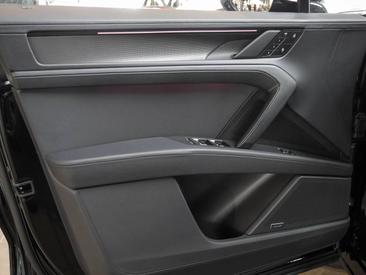Porsche Cayenne III Turbo Electric — photo 21
