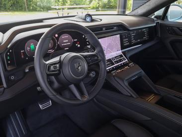 Porsche Cayenne III Turbo Electric — photo 14