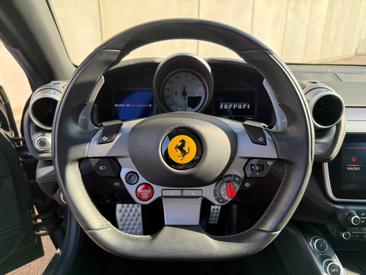 Ferrari GTC4Lusso T — photo 11