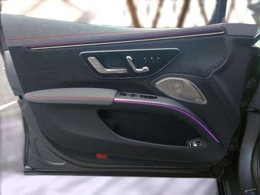 Mercedes EQS 53 — photo 28