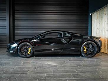 McLaren Artura — photo 8