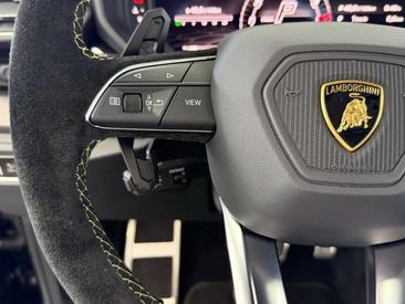 Lamborghini Urus S — photo 19