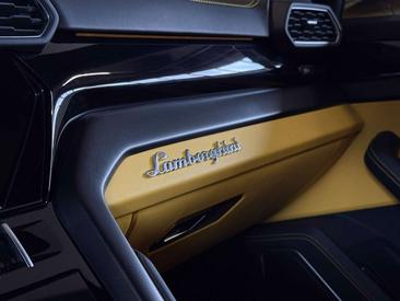 Lamborghini Urus S — photo 19