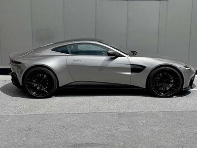 Aston Martin Vantage V8
