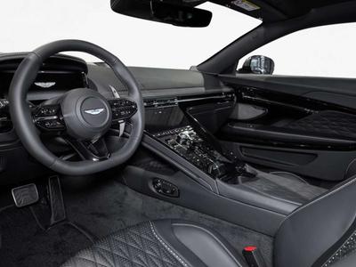 Aston Martin DB12 V8