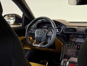 Lamborghini Urus S — photo 23