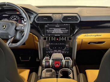 Lamborghini Urus S — photo 24