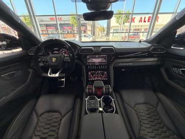 Lamborghini Urus S — photo 27