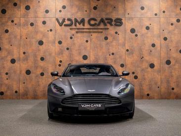 Aston Martin DB11 V8 — photo 8