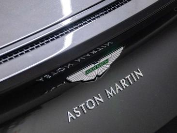 Aston Martin DB11 V8 — photo 9
