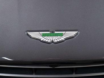 Aston Martin DB11 V8 — photo 14