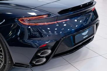 Aston Martin DB12 V8 — photo 10