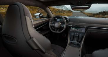 Aston Martin DB12 V8 — photo 8