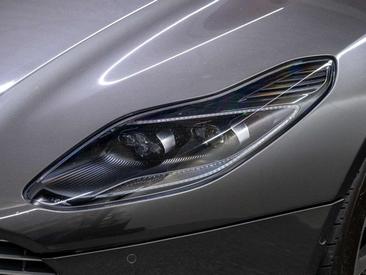 Aston Martin DB11 V8 — photo 38