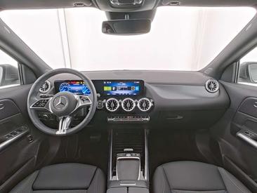 Mercedes EQA 300 4MATIC — photo 6