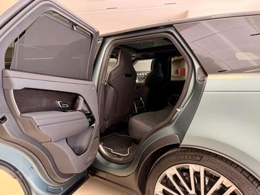 Land Rover Range Rover Sport SV — photo 10