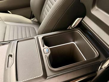 Land Rover Range Rover Sport SV — photo 11