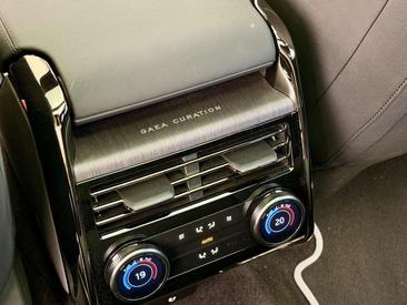 Land Rover Range Rover Sport SV — photo 13