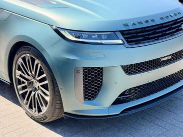 Land Rover Range Rover Sport SV — photo 18
