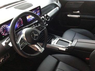 Mercedes GLB 200 — photo 8
