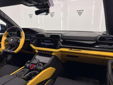 Lamborghini Urus SE — photo 14