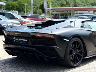 Lamborghini Aventador S — photo 14