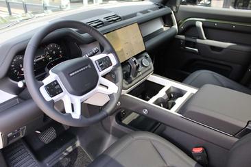 Land Rover Defender 130 D300 MHEV — photo 3