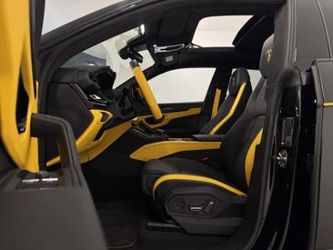 Lamborghini Urus SE — photo 24