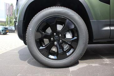 Land Rover Defender 130 D300 MHEV — photo 5