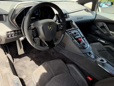 Lamborghini Aventador S — photo 29