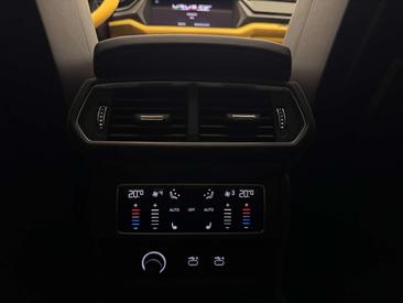 Lamborghini Urus SE — photo 28