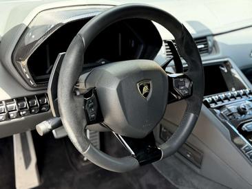 Lamborghini Aventador S — photo 33