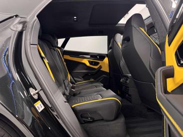 Lamborghini Urus SE — photo 29