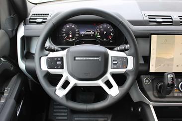 Land Rover Defender 130 D300 MHEV — photo 9