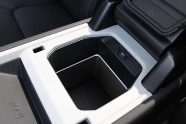Land Rover Defender 130 D300 MHEV — photo 14