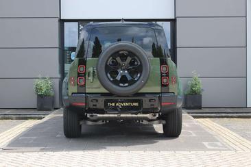 Land Rover Defender 130 D300 MHEV — photo 16