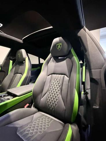 Lamborghini Urus SE — photo 16