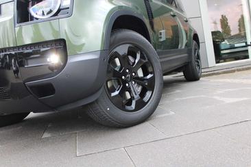 Land Rover Defender 130 D300 MHEV — photo 30