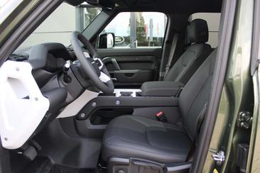 Land Rover Defender 130 D300 MHEV — photo 32