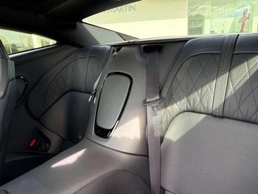 Aston Martin DB12 V8 — photo 13