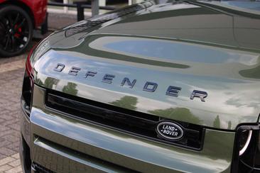 Land Rover Defender 130 D300 MHEV — photo 39