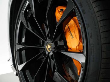 Lamborghini Urus S — photo 17
