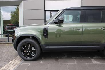 Land Rover Defender 130 D300 MHEV — photo 40