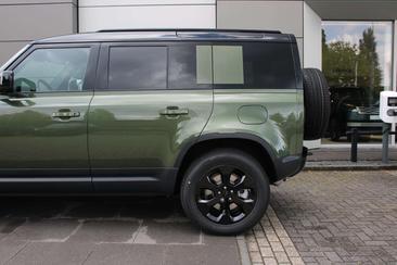 Land Rover Defender 130 D300 MHEV — photo 41