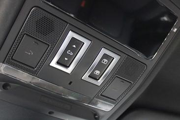 Land Rover Defender 130 D300 MHEV — photo 47
